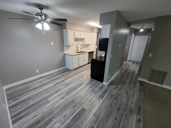 New flooring, new paint, new appliances - 4575 W 80th Street Cir