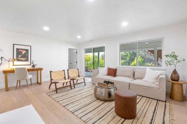 Foto del edificio - 148 Exbourne Ave