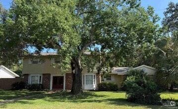 Building Photo - 905 Poinciana Dr