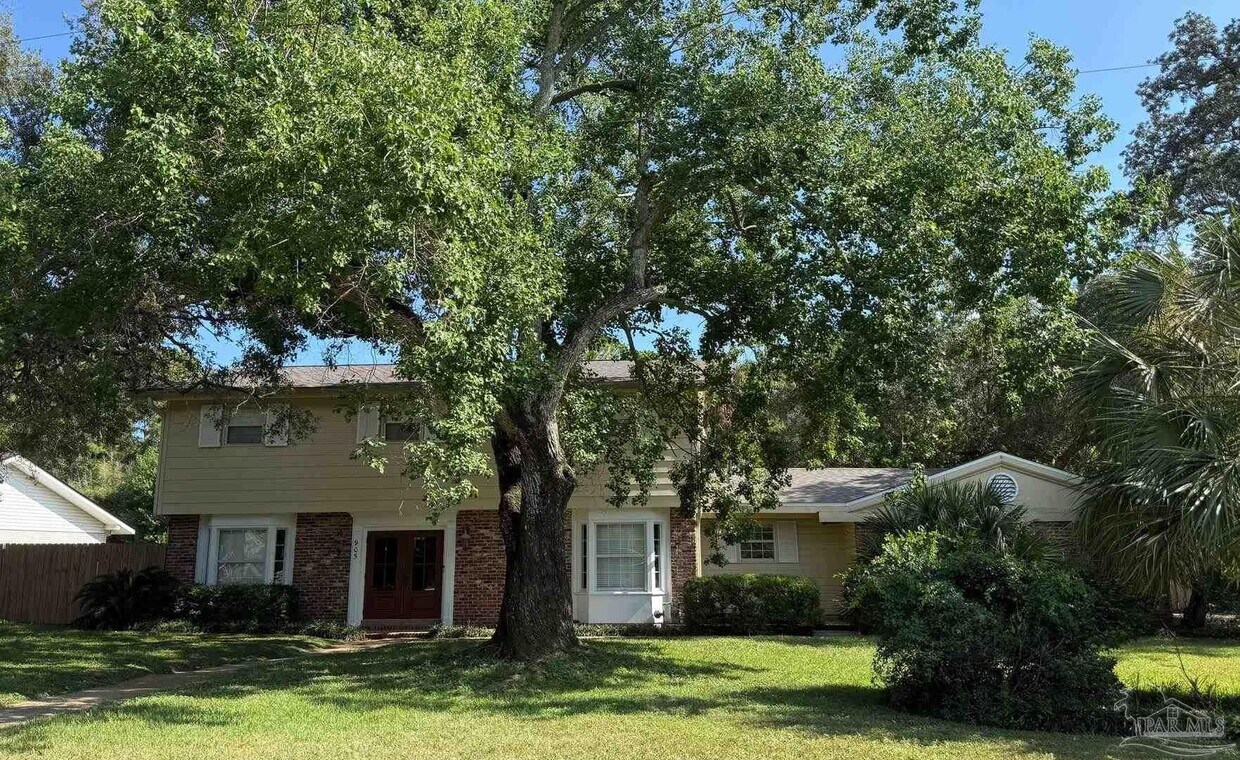 Foto principal - 905 Poinciana Dr