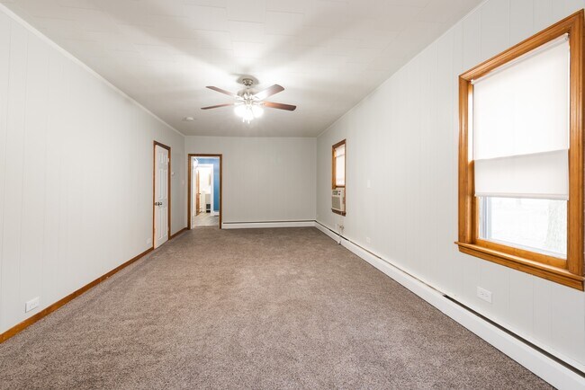 Building Photo - 545 E 158th St