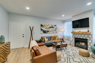 Building Photo - 75 N Valle Verde Dr