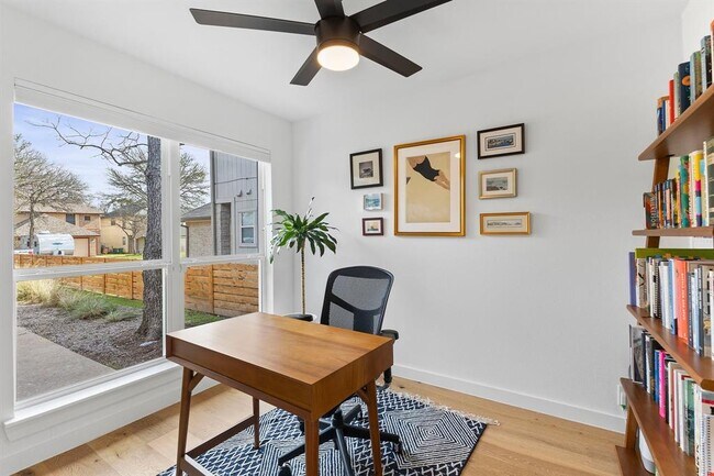 Building Photo - 9700 Sugar Hill Dr