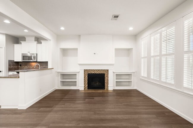 Foto del edificio - Stunning 3-Bedroom, 2.5-Bath Home in the C...