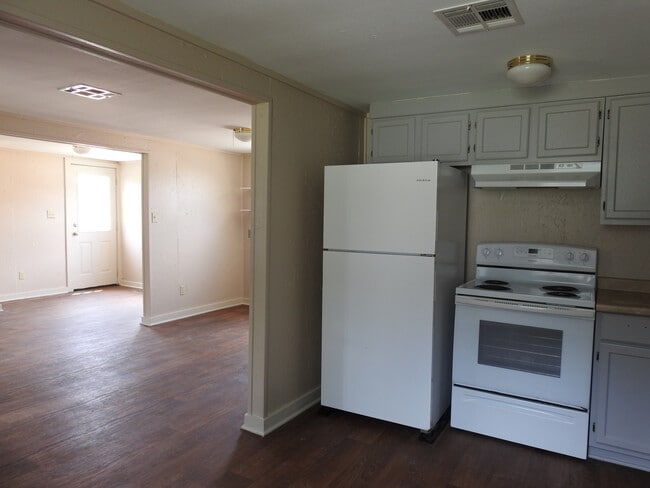 Building Photo - 2410 8th St