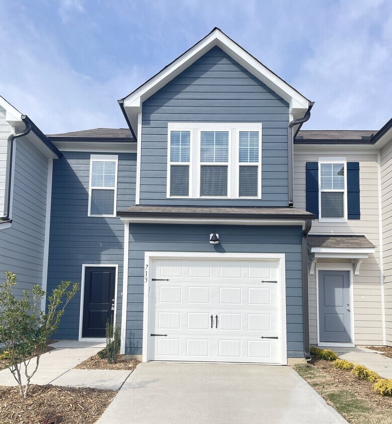 Foto principal - 713 Ambrose Hl Ln