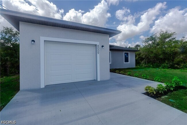 Foto del edificio - 8009 Cod Ct