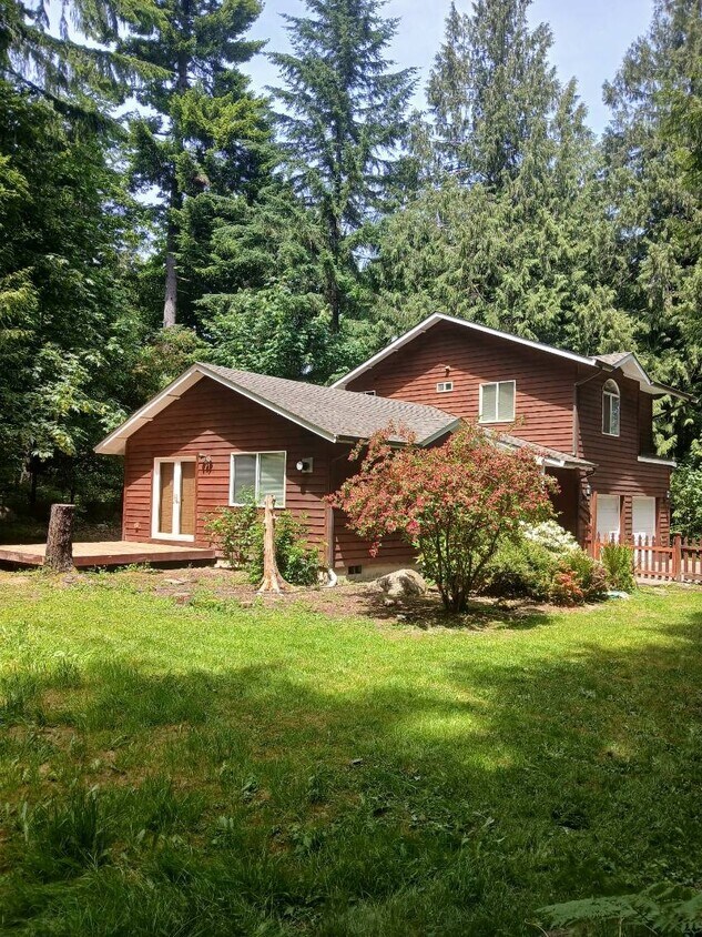 Building Photo - 5215 Dolphin Ln NW