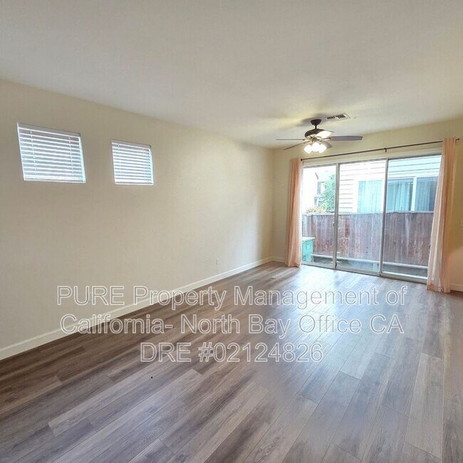 Foto del edificio - 1052 Addison Cir