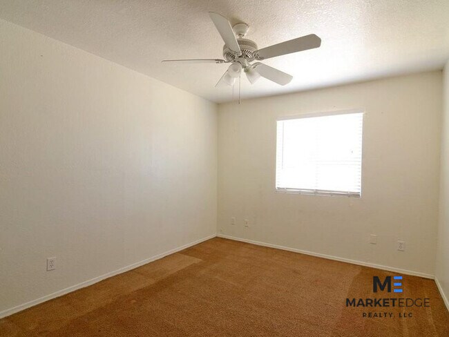 Building Photo - 3Bed/2Bath at 75th/Thomas! $1100 MOVE-IN S...