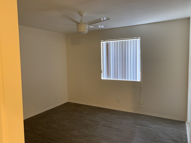 Building Photo - 2701 W Jefferson Blvd