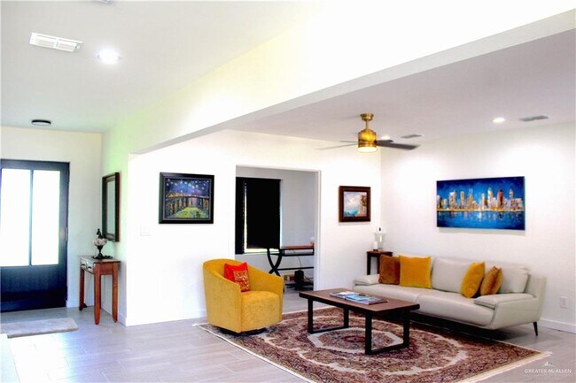Foto del edificio - 1408 E Whitewing Ave