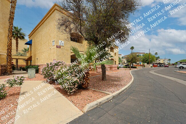 Foto del edificio - 12221 W Bell Rd
