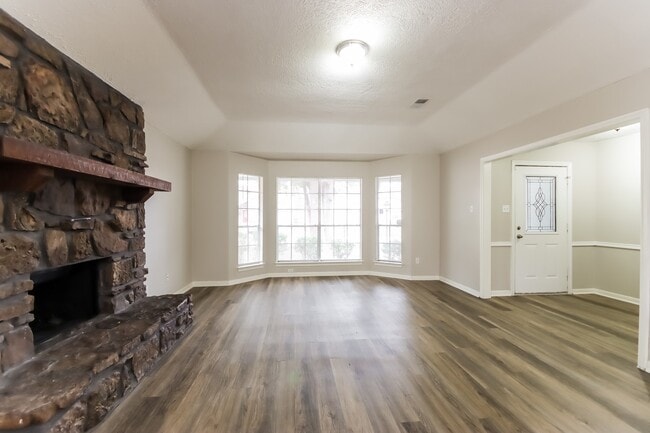 Building Photo - 2614 Forestbrook Dr