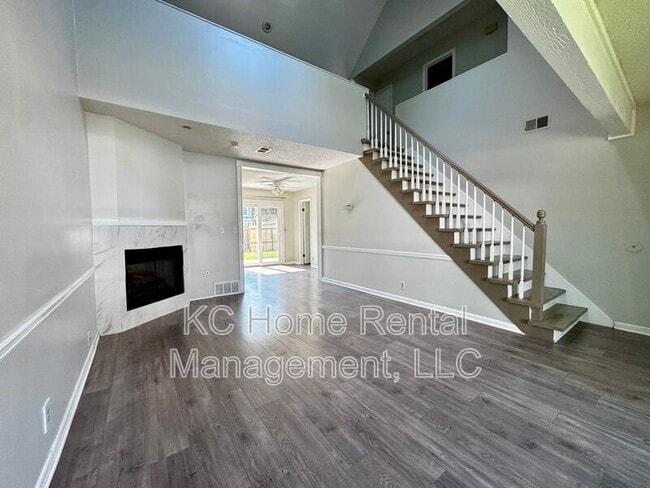 Building Photo - 8592 Perry Ln