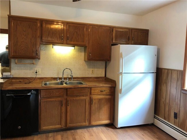 Foto del edificio - 1356 Oak St