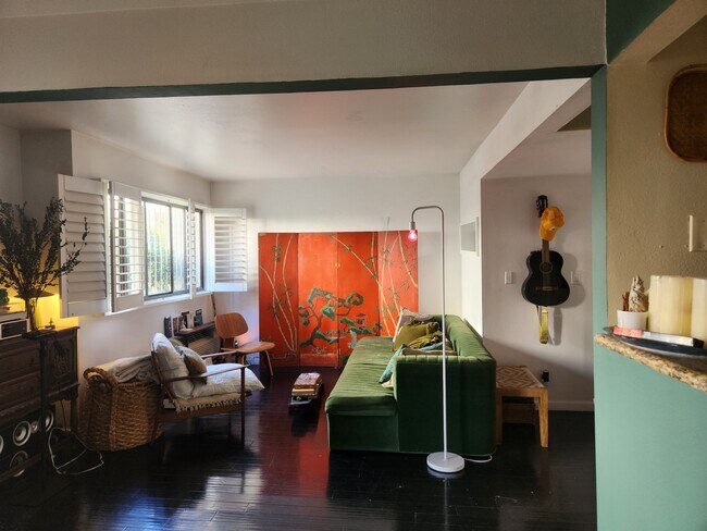 Building Photo - 435 S Virgil Ave