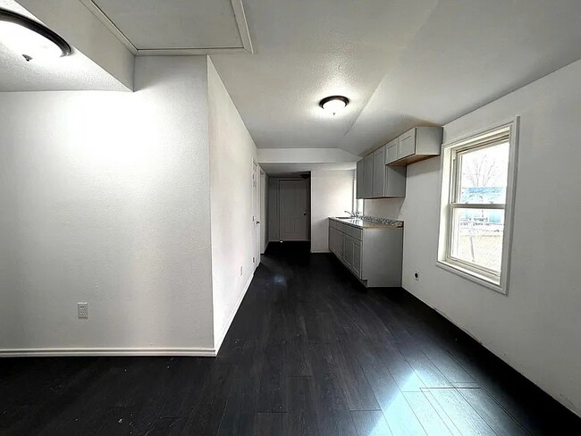 Foto del edificio - 2721 Colgate St