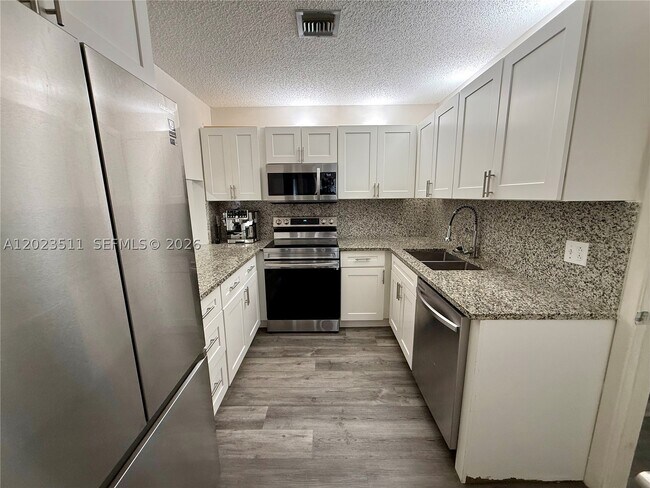 Building Photo - 4300 Landar Dr