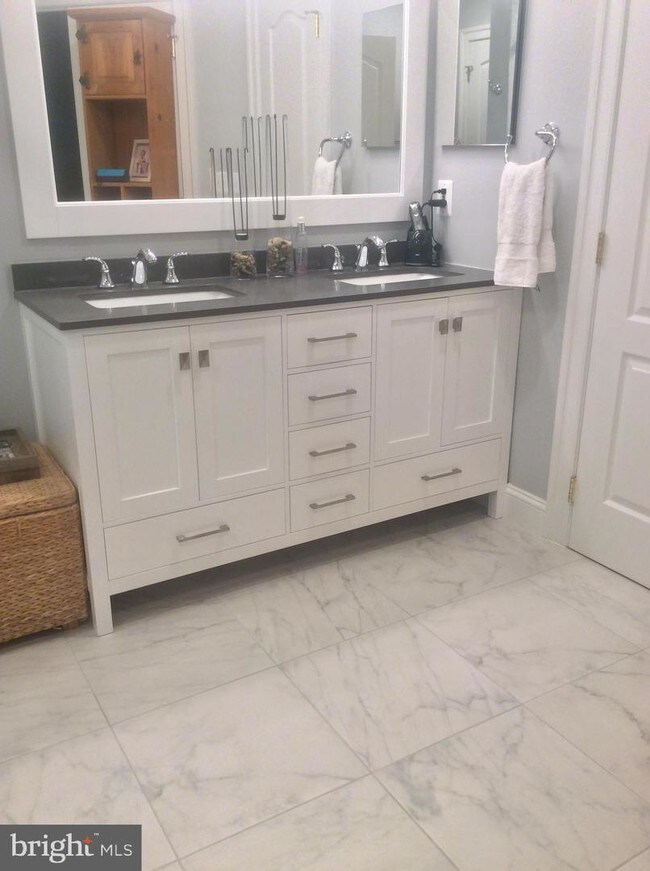 Foto del edificio - 371 Cameron Station Blvd