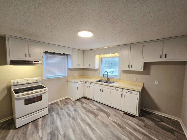 Foto del edificio - This charming 2 bedroom, 1 bathroom home is now available for rent.