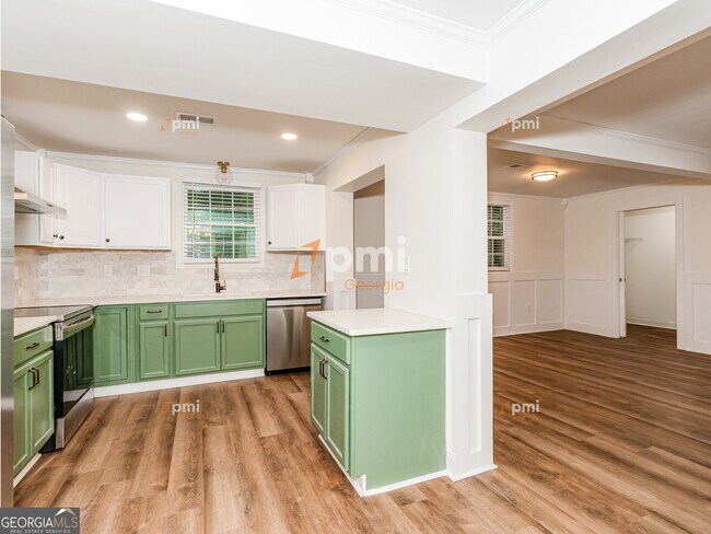 Foto del edificio - 3220 Ingleside Ave