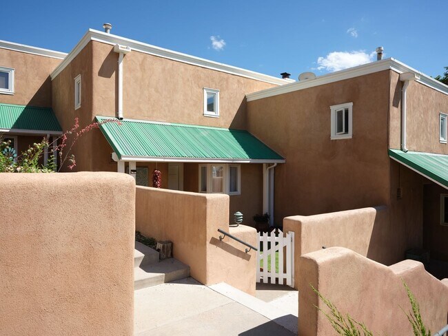 Foto del edificio - 501 Rio Grande Ave