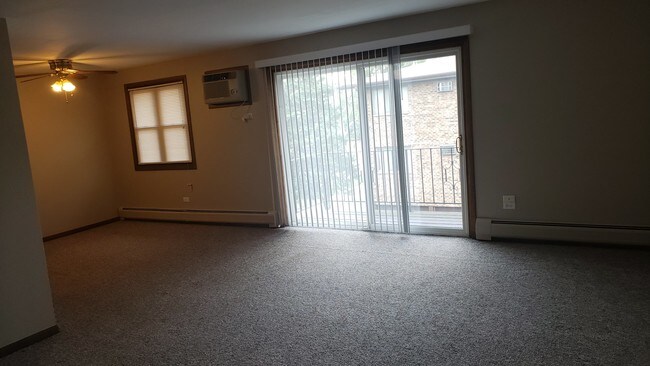 Foto del edificio - 10425 Mason Ave
