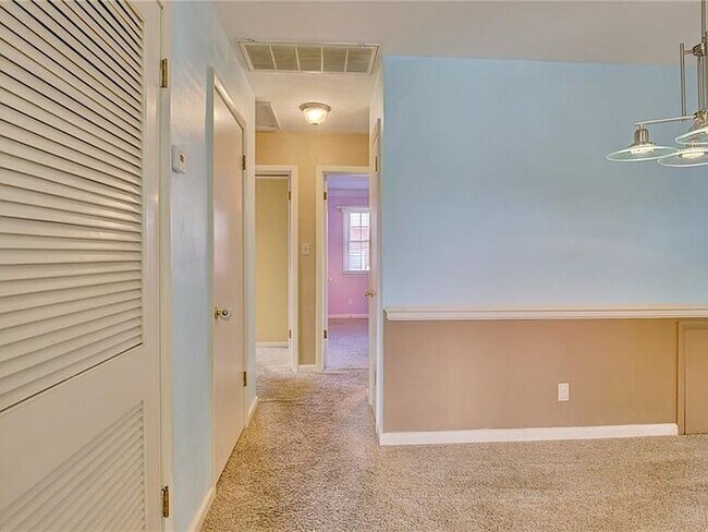 Building Photo - 1126 Woodland Terrace Dr