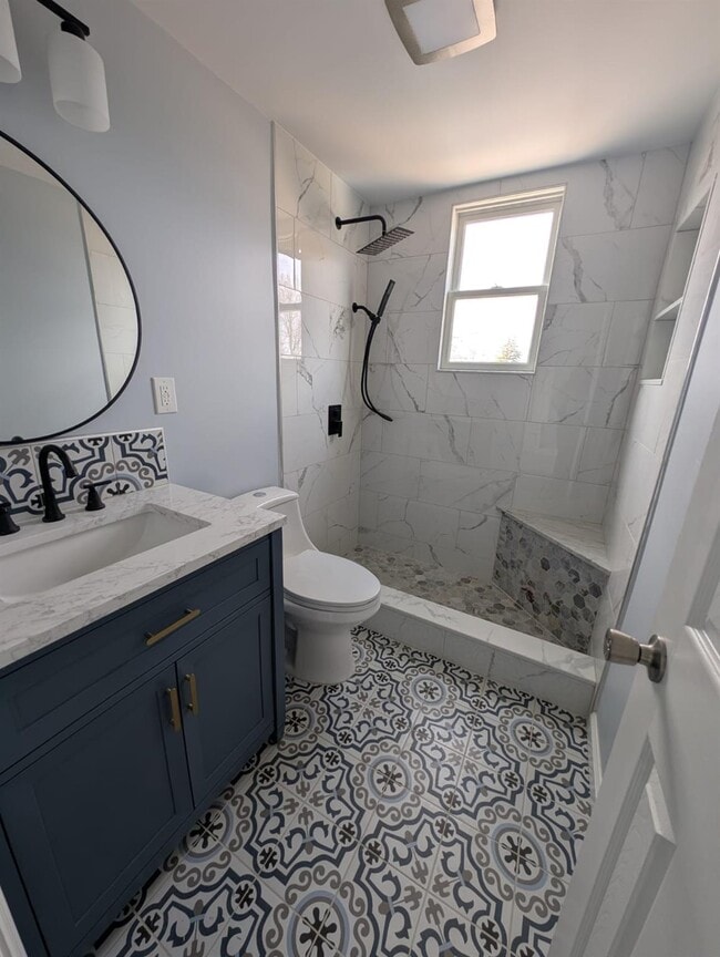 Building Photo - 5 Beaulieu Ct