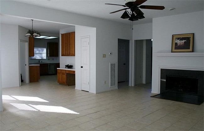 Building Photo - 14415 Cypress Falls Dr