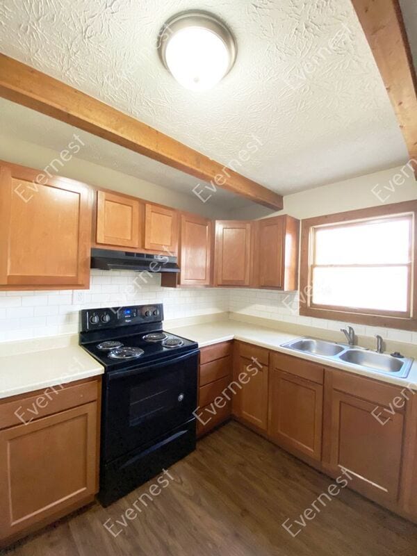 Building Photo - 3090 Grasmere Ave