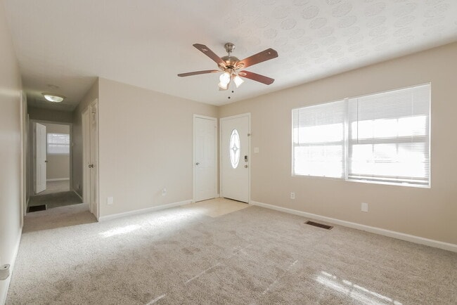 Foto del edificio - 8872 Channing Dr