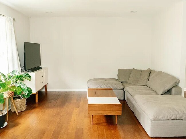 Foto del edificio - 15 Woodstock Ln