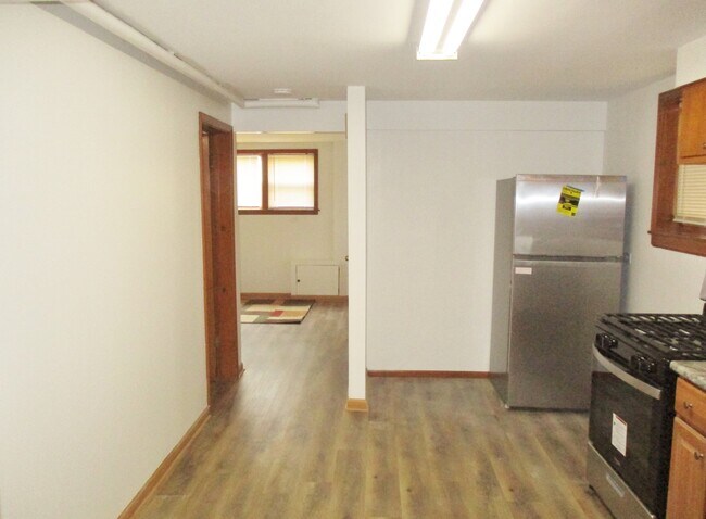 Foto del edificio - 6170 N Meade Ave