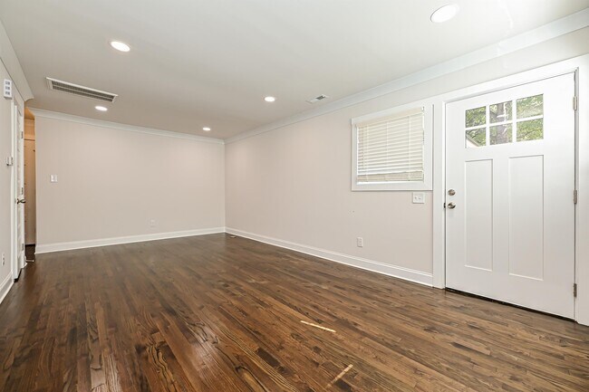 Foto del edificio - 3460 Washburn Ave