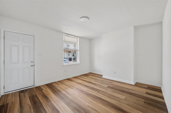Foto del edificio - 6154 Glenmore Ave