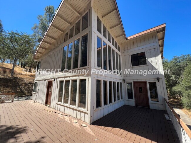 Foto del edificio - AVAILABLE MAY - Large 4 Bedroom / 3 Bathroom Home in Santa Margarita