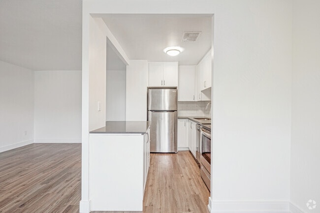Interior Photo - 1330 Danforth Road