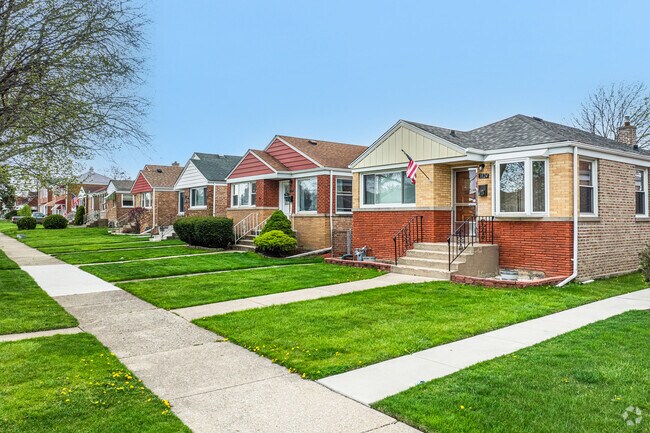 There are many midcentury bungalows in Melrose Park.