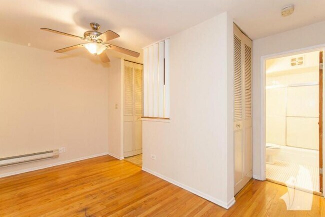Building Photo - 0 bedroom in Chicago IL 60614