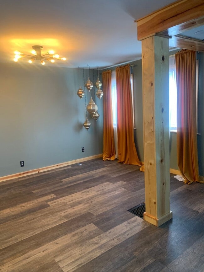 Building Photo - Cute 1 Bedroom 1 Bathroom House - Pet Frie...