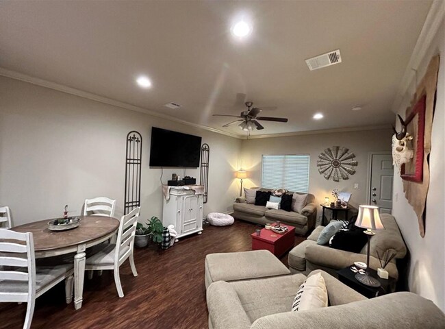 Foto del edificio - Spacious 2 Bed/2.5 Bath Condo in Gateway Villas!