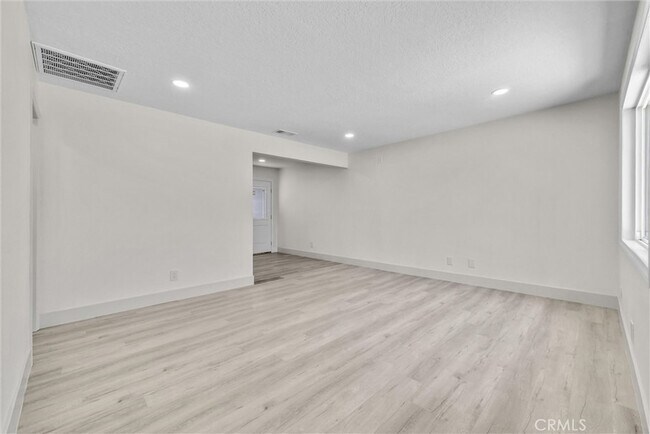 Building Photo - 5505 N Traymore Ave