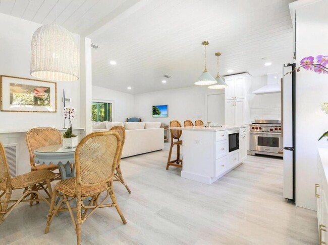 Building Photo - 6979 Longboat Dr S