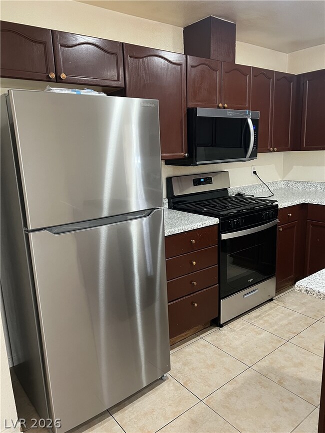 Foto del edificio - 6845 Carrera Dr