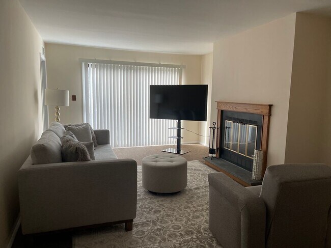 Foto del edificio - 304 Town Hill Condominium