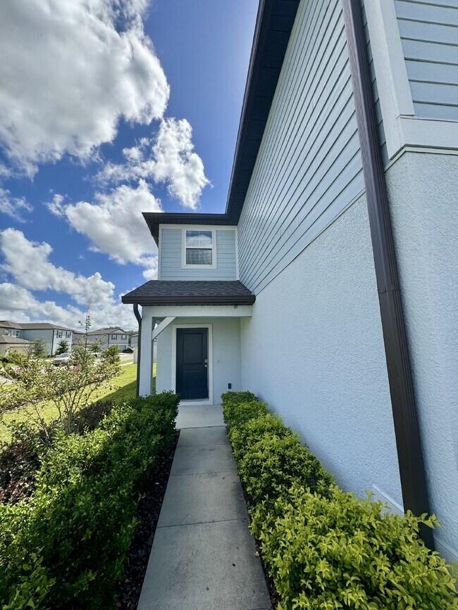 Foto del edificio - Epperson lagoon community-9565 Rally Spring Loop, Wesley Chapel!" WIFI AND CABLE INCLUDED