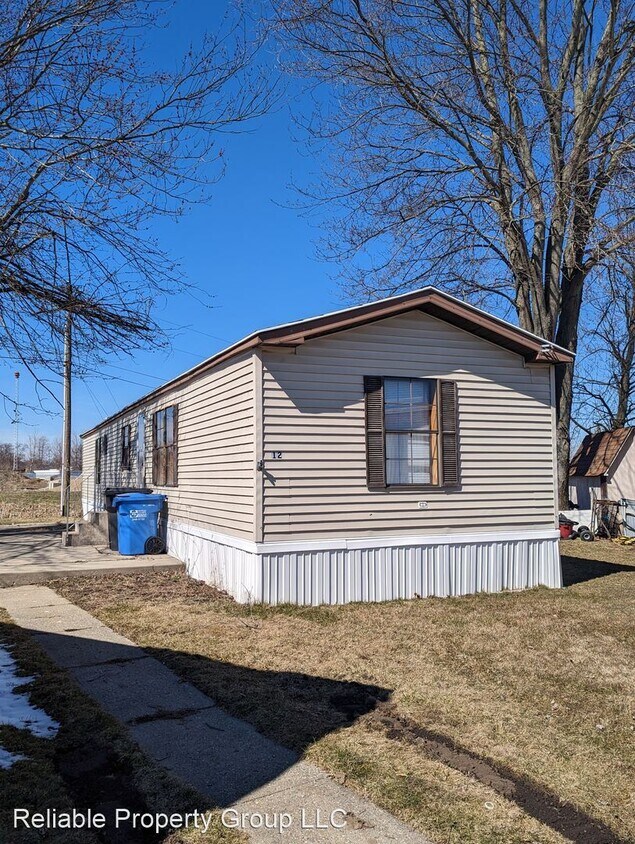 12 Holiday Vlg, Churubusco, IN 46723 House Rental in Churubusco, IN