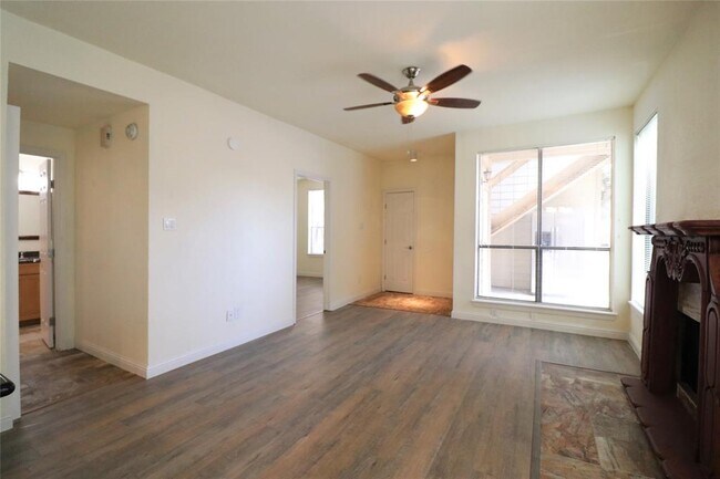 Building Photo - 1881 Bering Dr